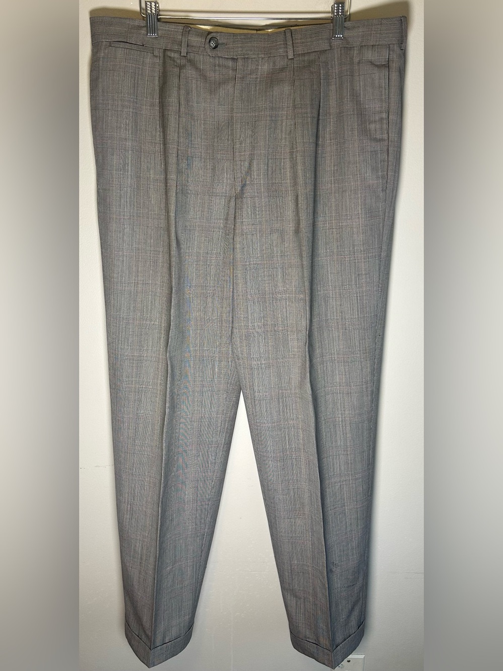 Vigano Italy Men’s Trousers Pants 54/38x33US Gray Plaid Pleated Italian Wool